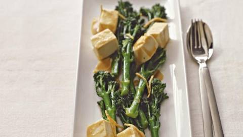 Broccoli si tofu in sos miso